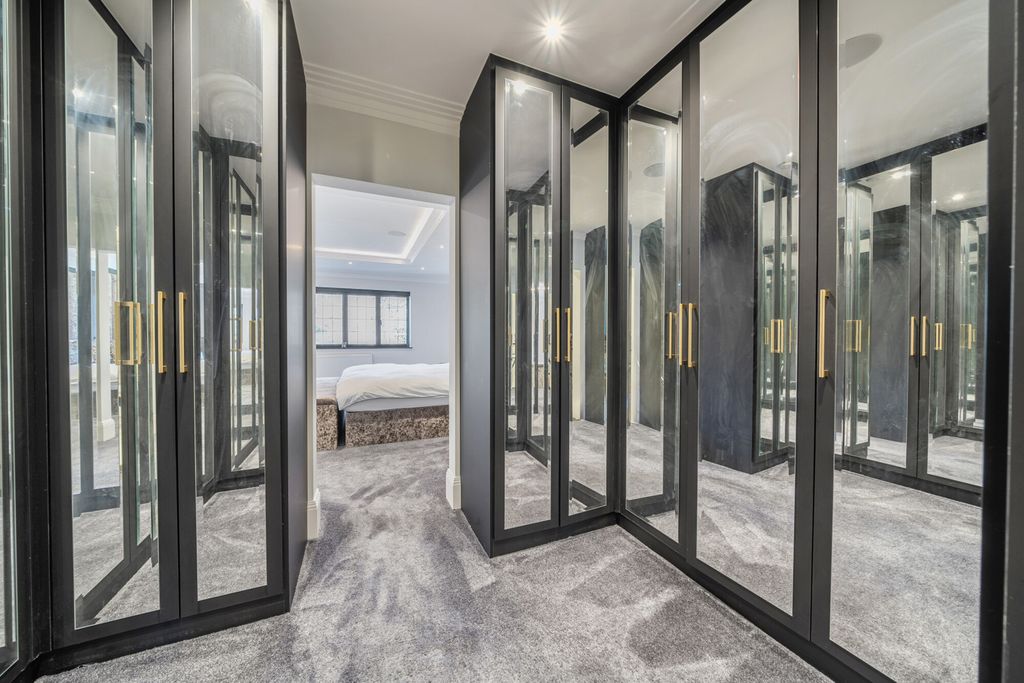 Additional image 12 of 7 bed detached house for saleHeathley End, Chislehurst BR7