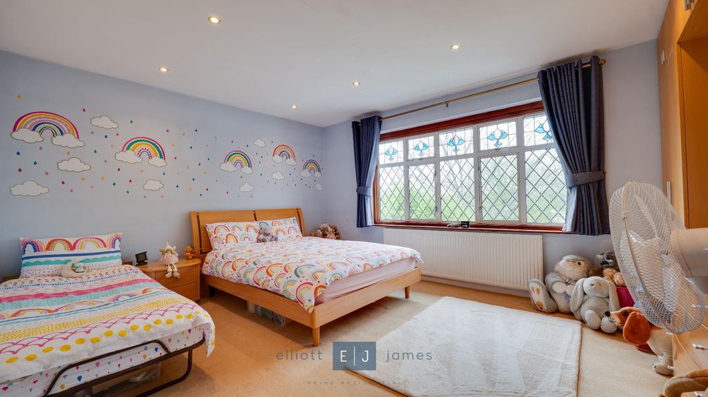 Additional image 19 of 5 bed detached house for saleLee Grove, Chigwell IG7