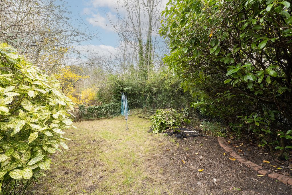 Additional image 12 of 2 bed flat for saleDarvell Drive, Chesham HP5