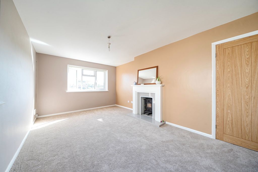 2 bed flat for saleSt. Andrews Close, Calstock PL18