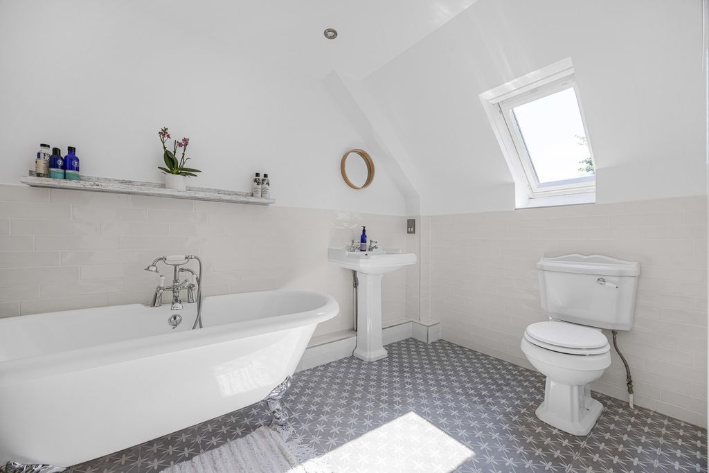 Additional image 14 of 5 bed detached house for saleMorestall Drive, Cirencester, Gloucestershire GL7