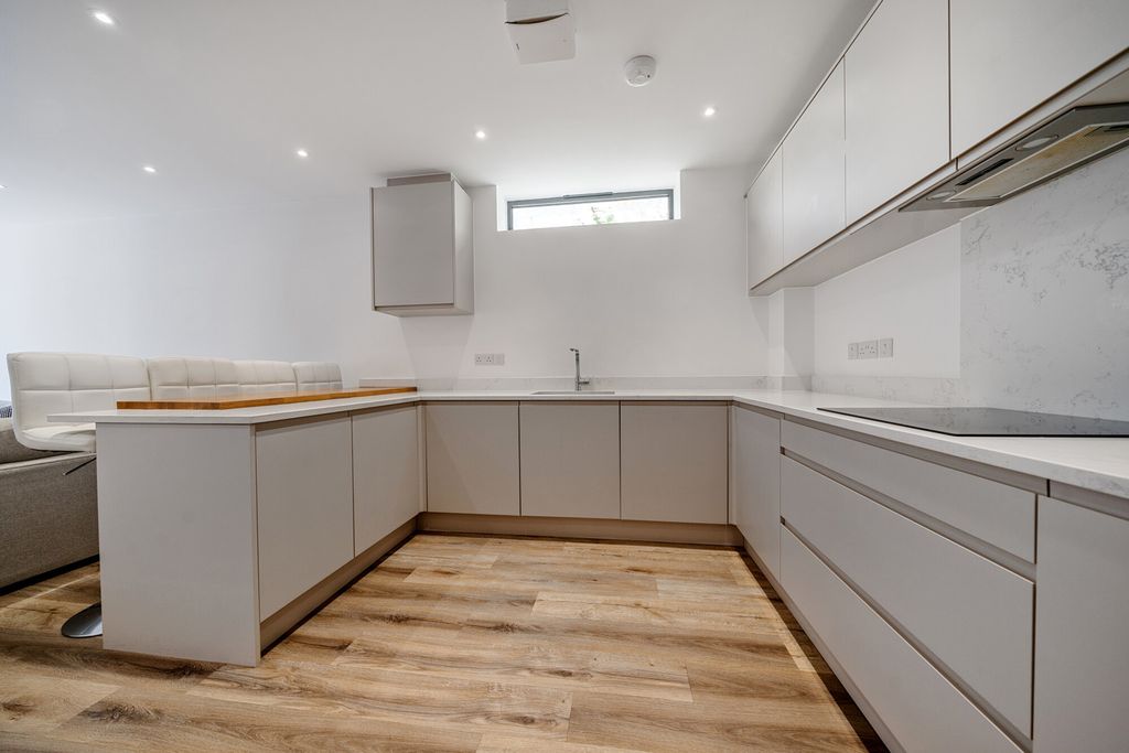 Additional image 2 of 2 bed flat for saleSouthill Road, Chislehurst BR7