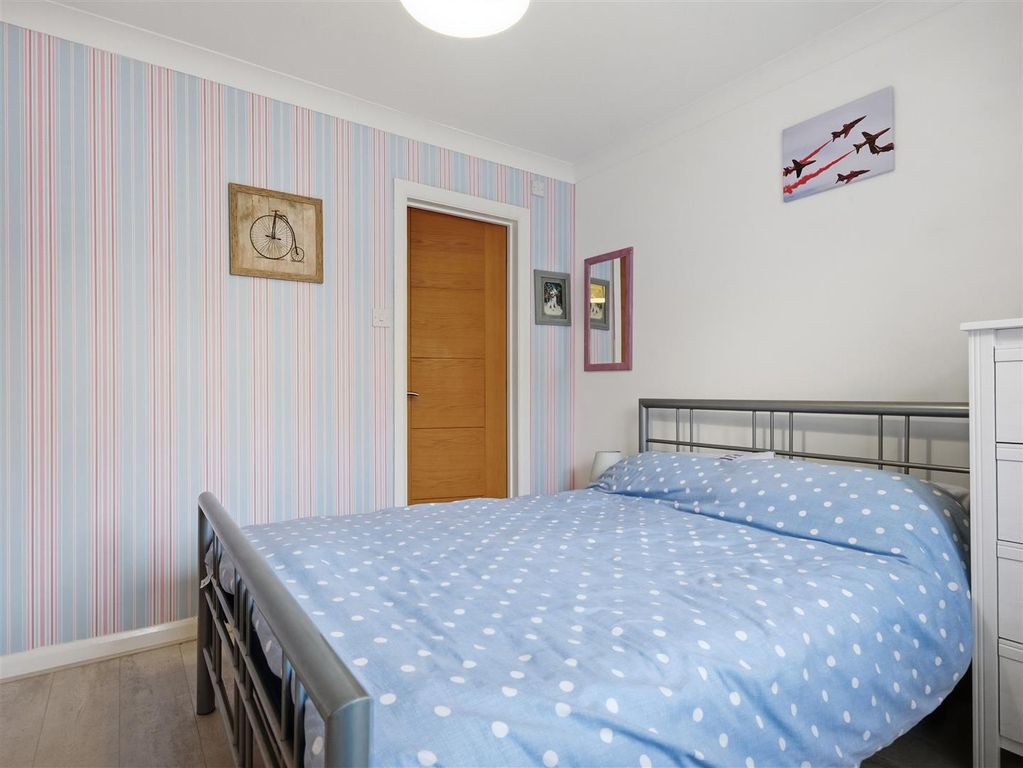 Additional image 25 of 5 bed town house for saleAsquith Close, Christchurch BH23