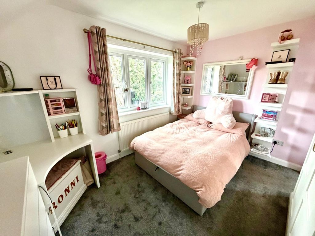 Additional image 9 of 4 bed detached house for saleLittle Green Lane, Chertsey, Surrey KT16