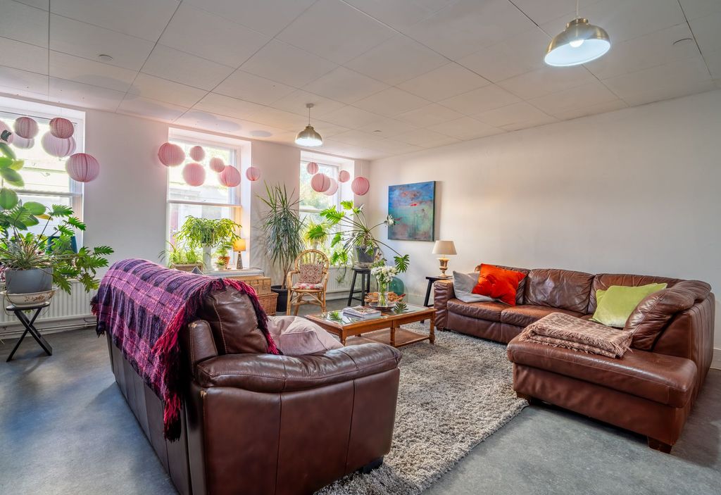 Additional image 5 of 7 bed property for saleEagle Star House, 9 Quay Street, Carmarthen SA31