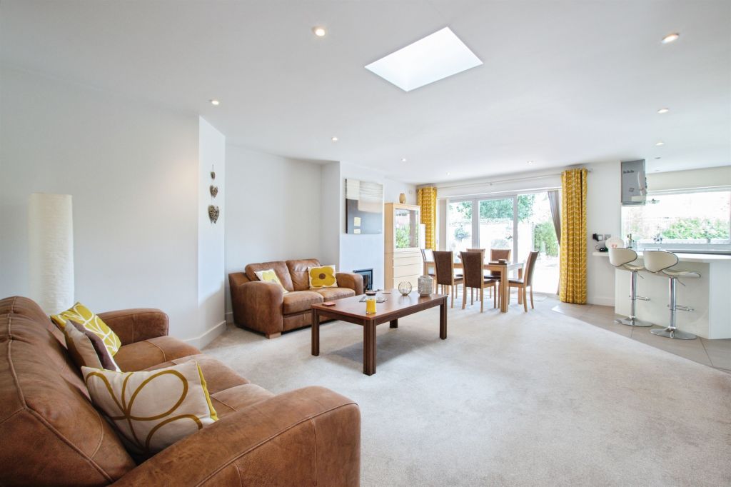 Additional image 2 of 3 bed detached bungalow for saleSpringfield Avenue, Christchurch BH23