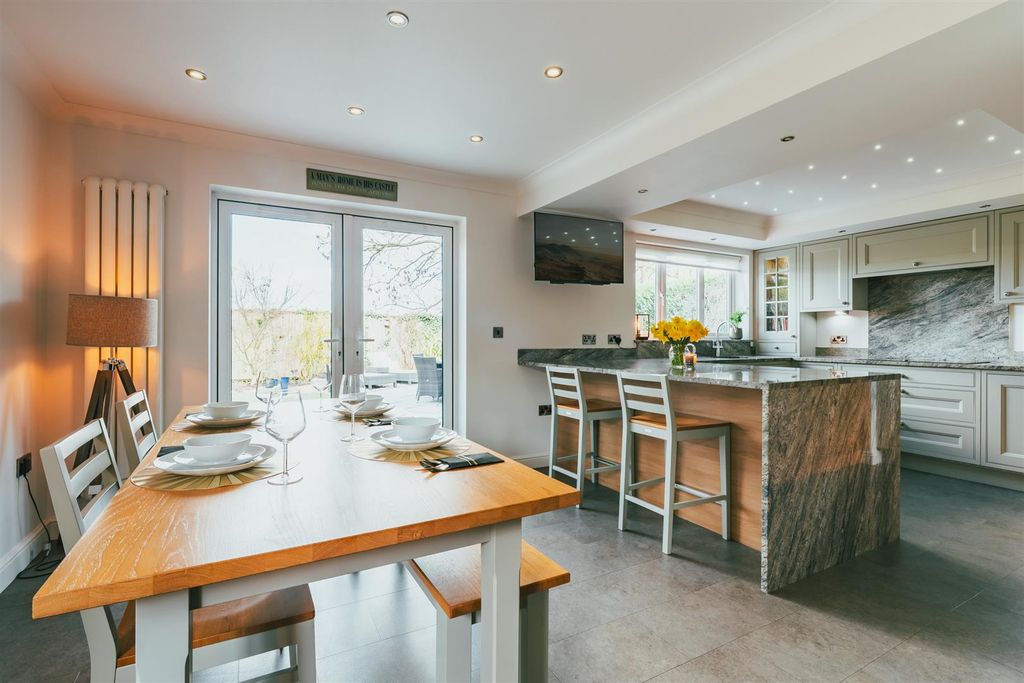 Additional image 12 of 5 bed property for saleOld Pheasant Court, Chesterfield S40