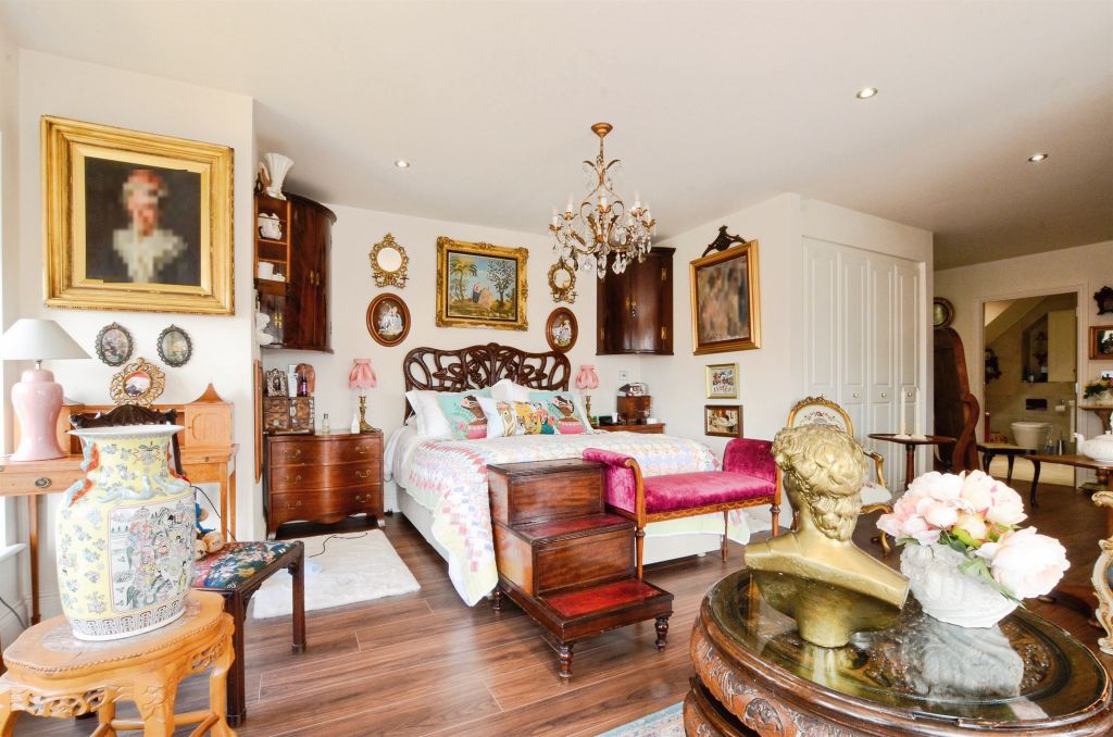 Additional image 20 of 3 bed penthouse for saleMarlborough Drive, Bushey WD23