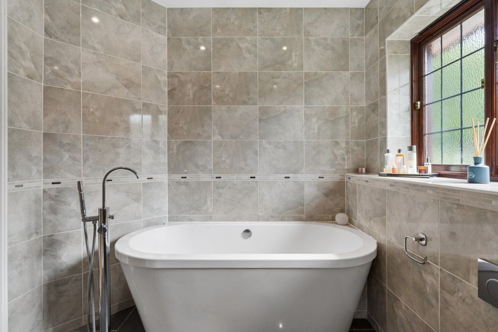 Additional image 12 of 5 bed detached house for saleBurtons Lane, Chalfont St. Giles, Buckinghamshire HP8