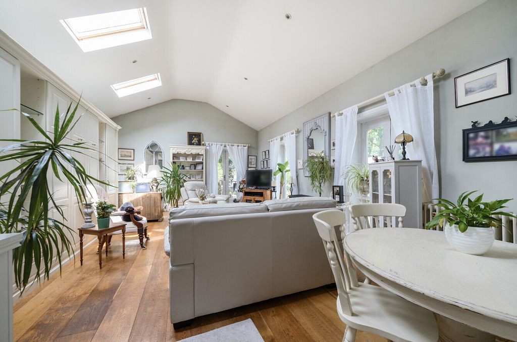 Additional image 4 of 4 bed detached house for saleGuildford Street, Chertsey, Surrey KT16