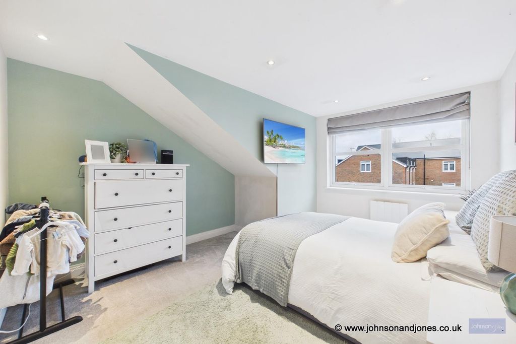 Additional image 9 of 2 bed flat for salePortman House, Chertsey KT16