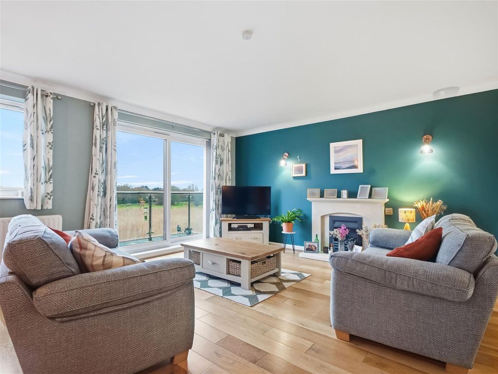 Additional image 14 of 5 bed town house for saleAsquith Close, Christchurch BH23