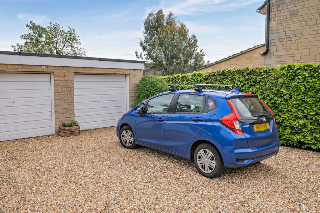 Additional image 8 of 2 bed flat for saleSiddington Road, Cirencester, Gloucestershire GL7
