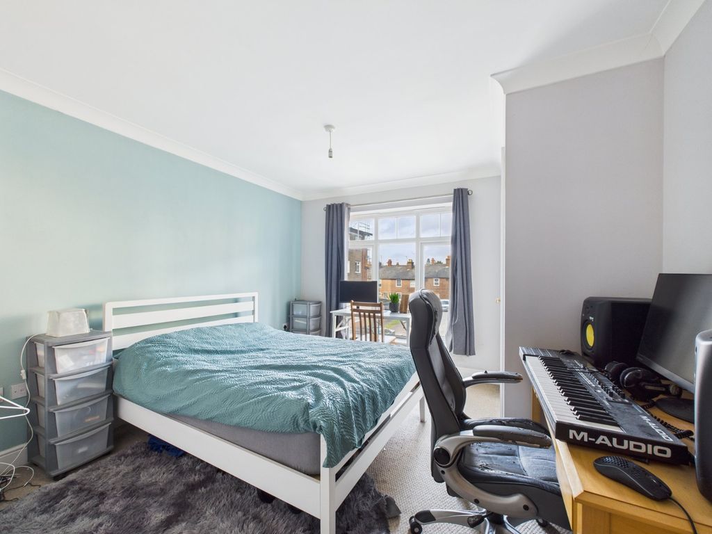 Additional image 6 of 2 bed flat for saleHawkes Court, Chesham, Buckinghamshire HP5