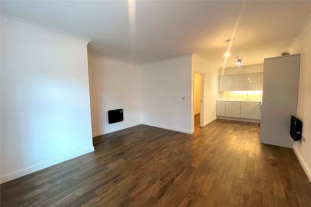 Additional image 9 of 2 bed flat for saleLondon Road, Camberley, Surrey GU15