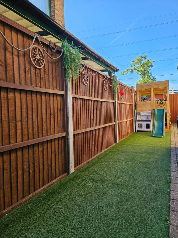 Additional image 16 of 2 bed flat for saleHanworth Lane, Chertsey KT16