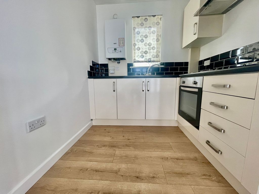 Additional image 3 of 1 bed flat for saleNorth Parade, Camborne TR14