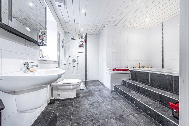 Additional image 10 of 6 bed villa for saleBruce Terrace, Burntisland KY3