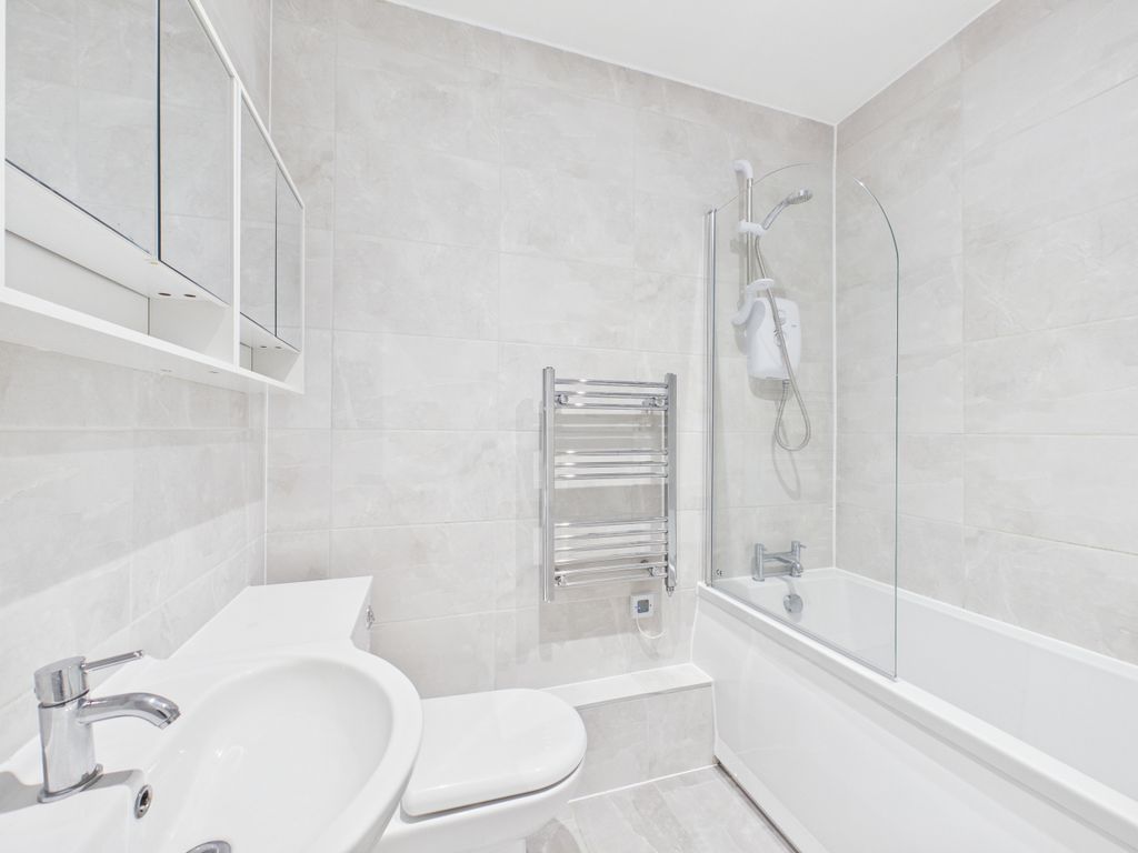 Additional image 9 of 2 bed flat for saleGlynswood House, Greenwood Meadow, Chinnor, Oxfordshire OX39