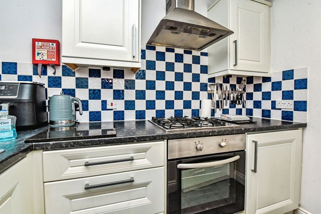 Additional image 5 of 1 bed flat for saleSt. Mary Street, Chippenham SN15