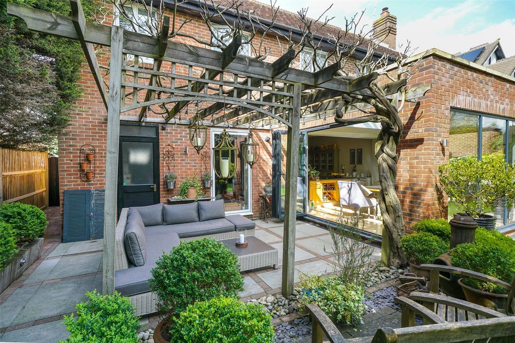 Additional image 15 of 5 bed detached house for saleChiltern Close, Bushey, Hertfordshire WD23