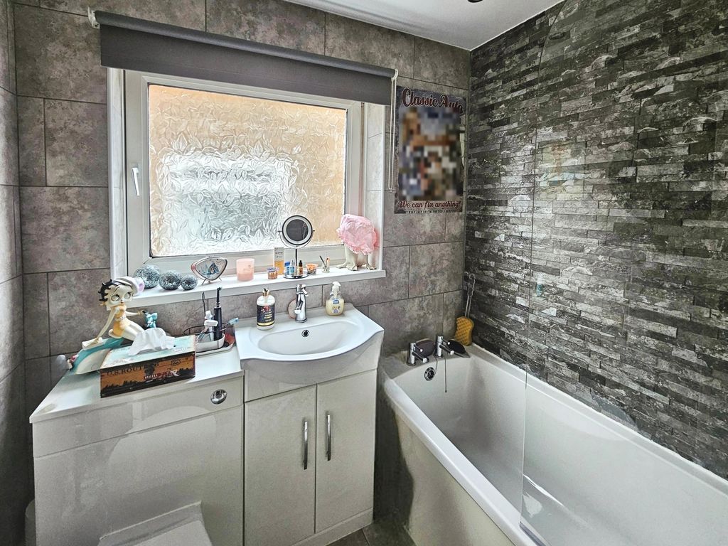 Additional image 5 of 2 bed flat for saleArundel Close, Bedlington NE22