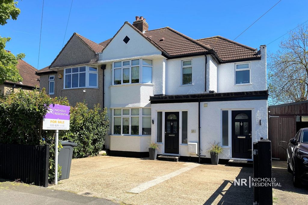 5 bed semi-detached house for saleSelwood Road, Chessington, Surrey. KT9