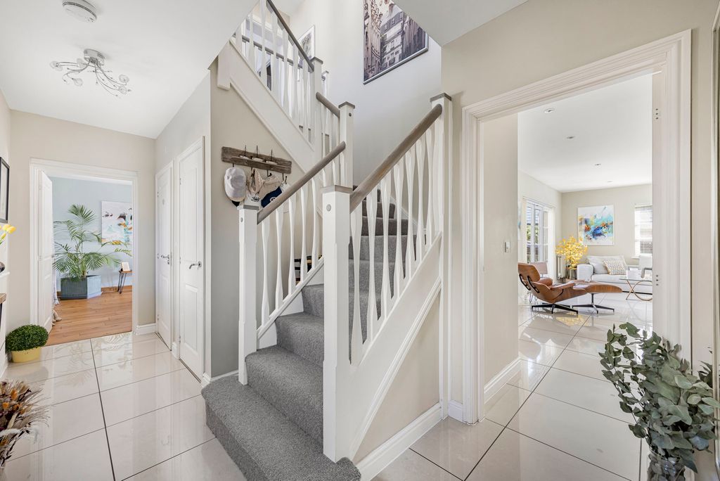 Additional image 12 of 5 bed detached house for saleBeecham Close, Cirencester, Gloucestershire GL7