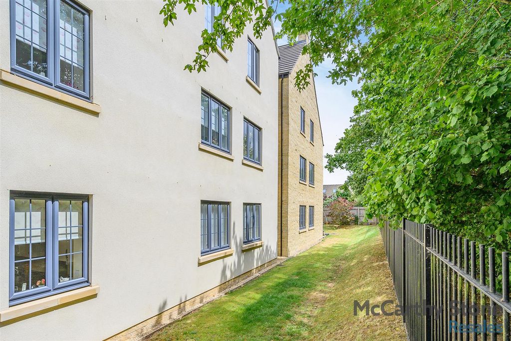 Additional image 29 of 1 bed flat for saleWatson Place, Trinity Road, Chipping Norton, Oxfordshire OX7