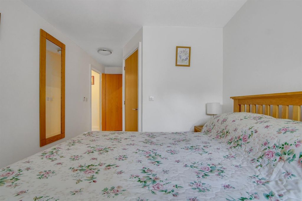 Additional image 16 of 2 bed flat for saleSt. Pauls Cray Road, Chislehurst BR7
