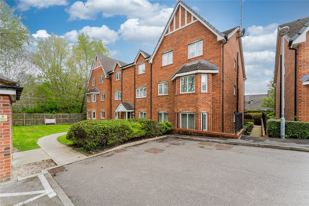 2 bed flat for saleCastle Mews, Pontefract, West Yorkshire WF8