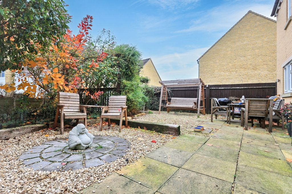Additional image 21 of 5 bed detached house for saleBerryfield Way, Carterton OX18