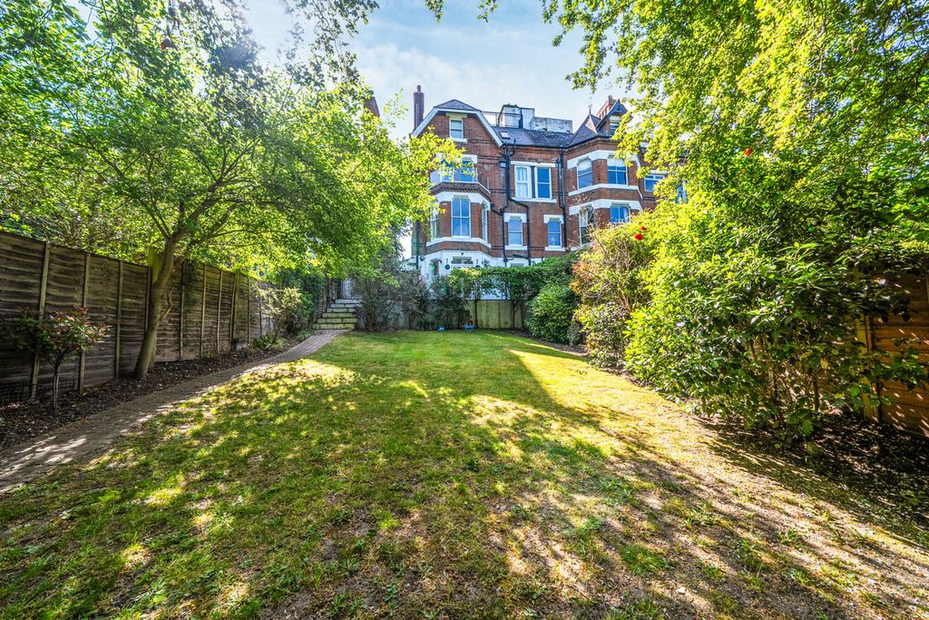 Additional image 23 of 4 bed flat for saleSusan Wood, Chislehurst BR7