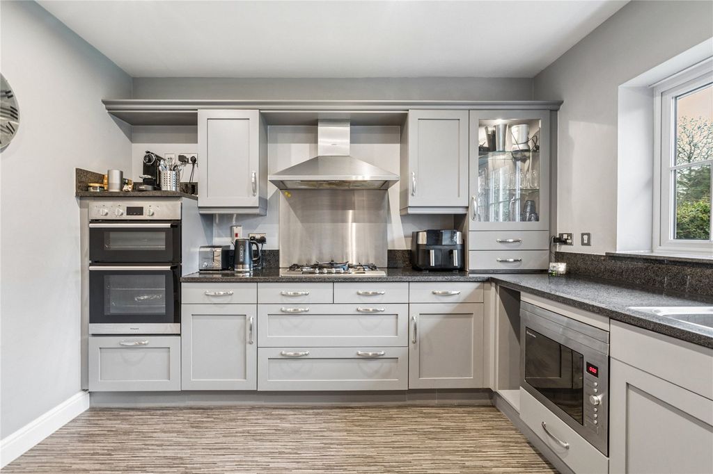 Additional image 15 of 5 bed detached house for saleCedar Close, Chesham HP5