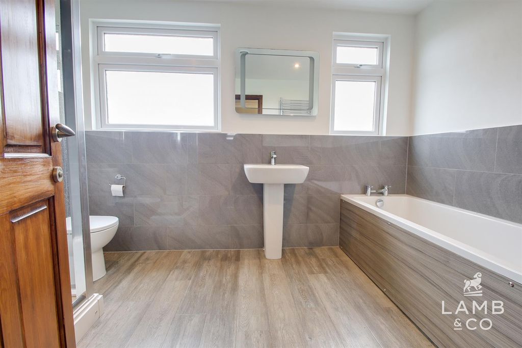 Additional image 19 of 5 bed detached house for saleLondon Road, Little Clacton CO16