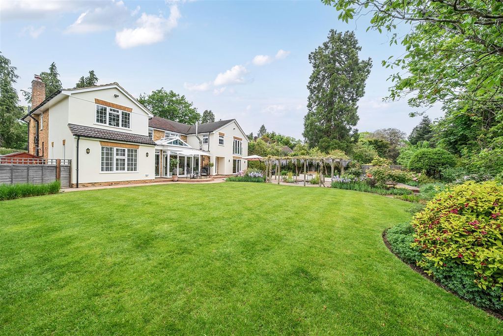 Additional image 10 of 6 bed detached house for saleCrawley Ridge, Camberley, Surrey GU15
