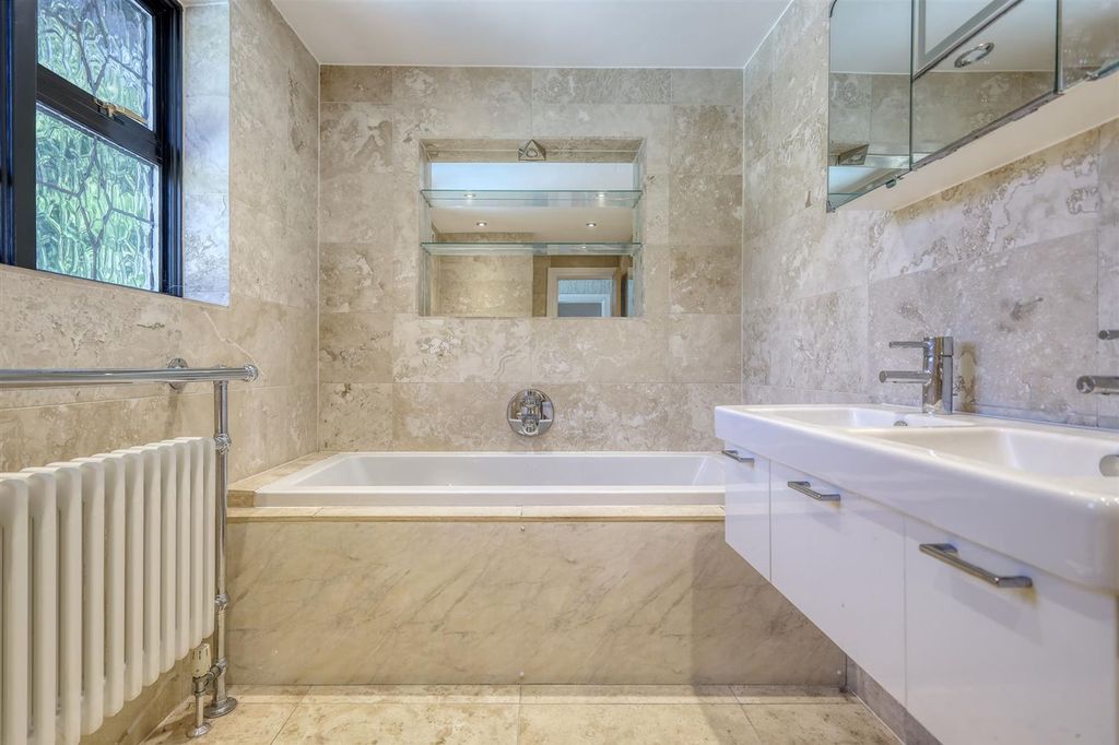 Additional image 27 of 4 bed detached house for saleCourtland Drive, Chigwell IG7