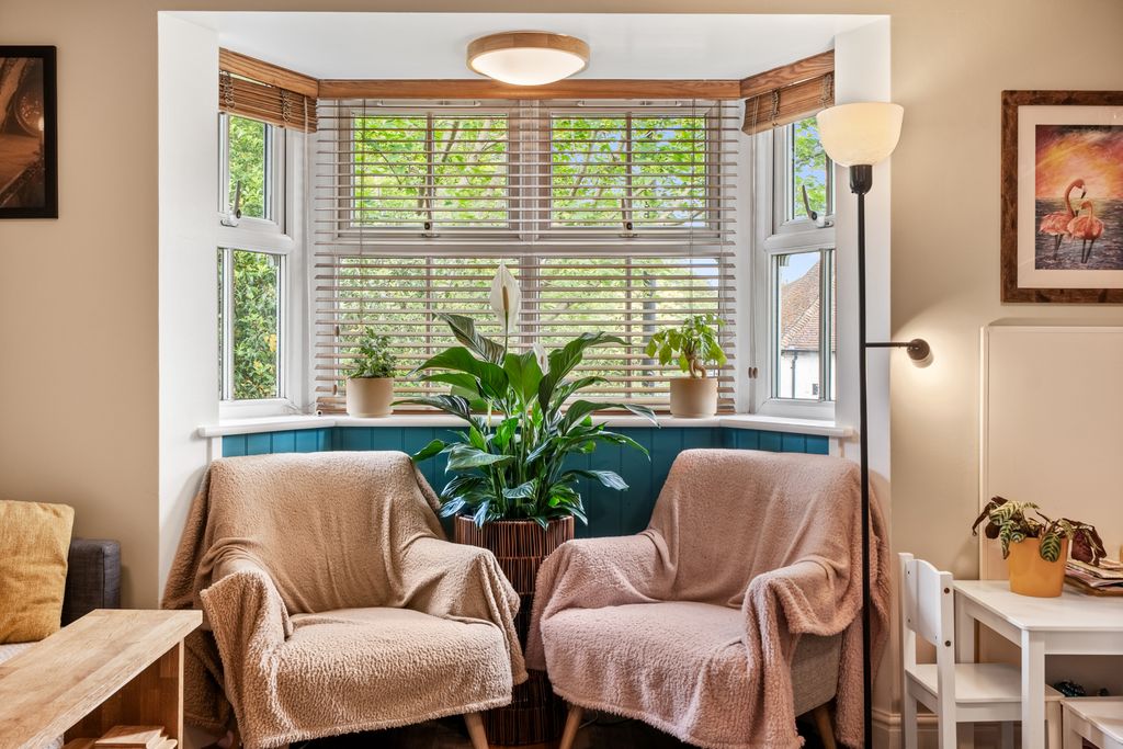 Additional image 7 of 2 bed flat for saleChertsey, Surrey KT16