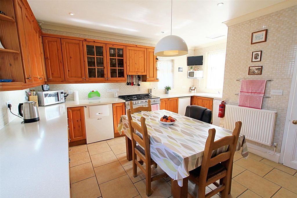 Additional image 12 of 7 bed detached house for saleParc Avenue, Gwbert Road, Cardigan SA43