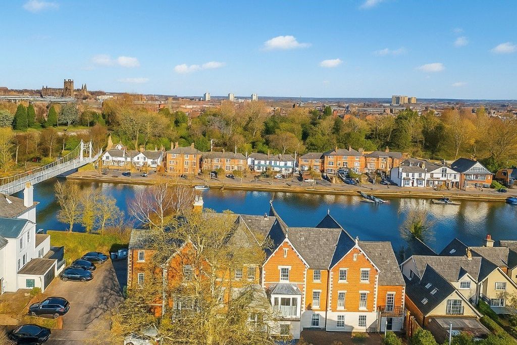 2 bed flat for saleVictoria Crescent, Chester, Cheshire CH4