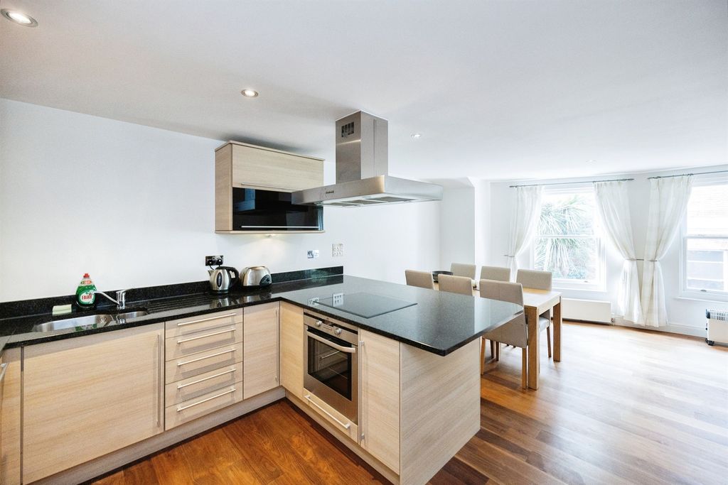 Additional image 5 of 2 bed flat for saleNew Dover Road, Canterbury CT1