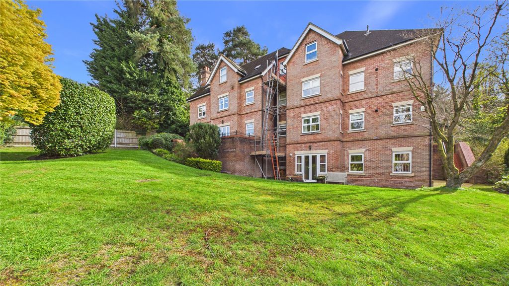 Additional image 13 of 2 bed flat for saleCamberley, Surrey GU15