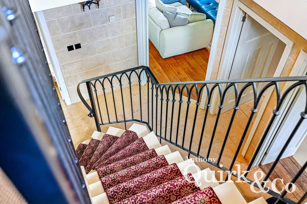 Additional image 37 of 4 bed detached house for saleHannett Road, Canvey Island SS8