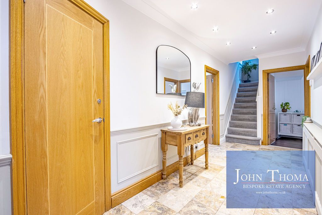 Additional image 3 of 4 bed detached house for saleNew Barns Way, Chigwell IG7