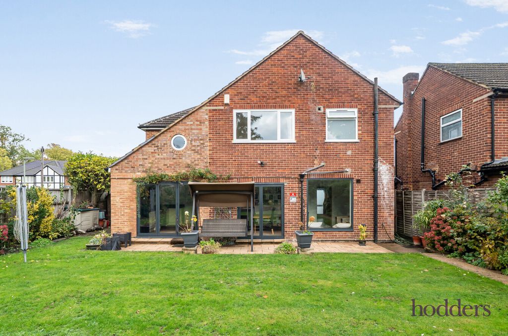 Additional image 8 of 3 bed detached house for saleLittle Green Lane, Chertsey, Surrey KT16