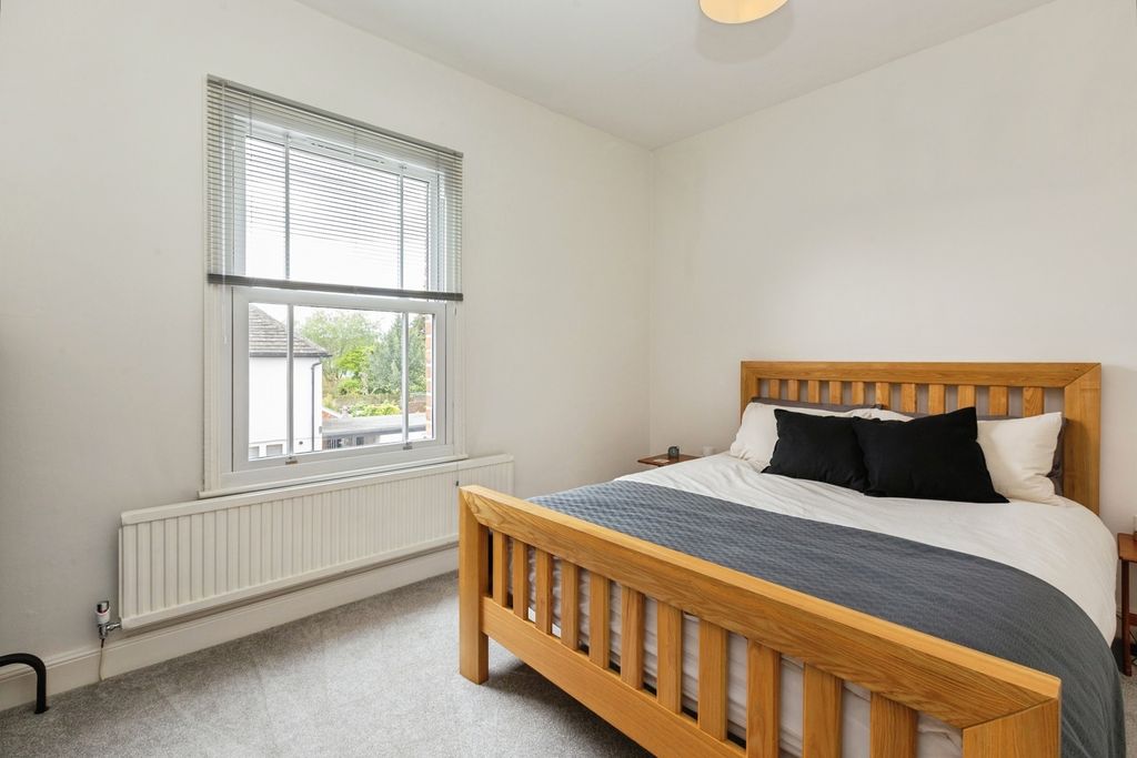 Additional image 3 of 1 bed flat for saleEssex Road, Thame, Oxfordshire OX9
