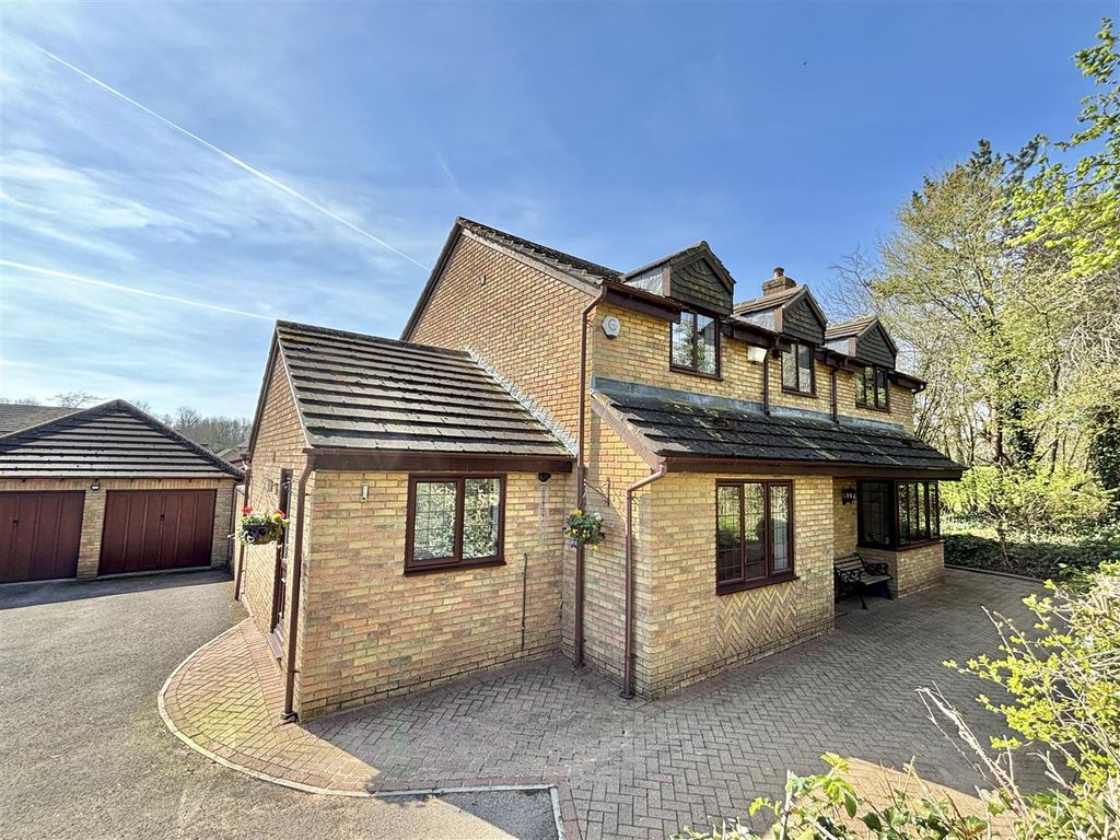 4 bed detached house for saleExeter Close, Chippenham SN14
