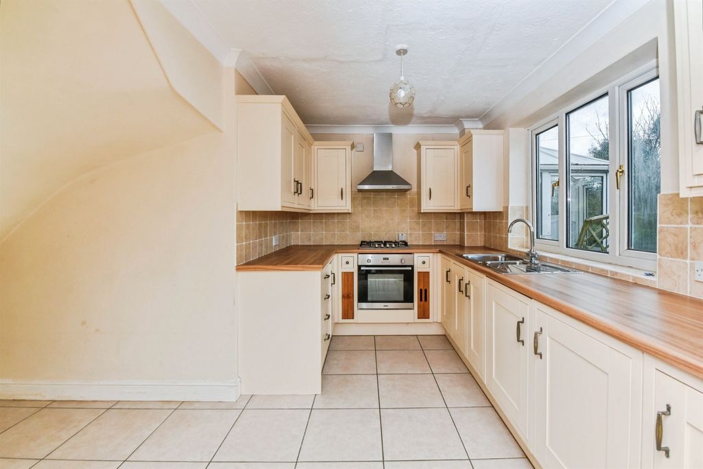 Additional image 8 of 2 bed maisonette for saleMalmesbury Road, Chippenham SN15