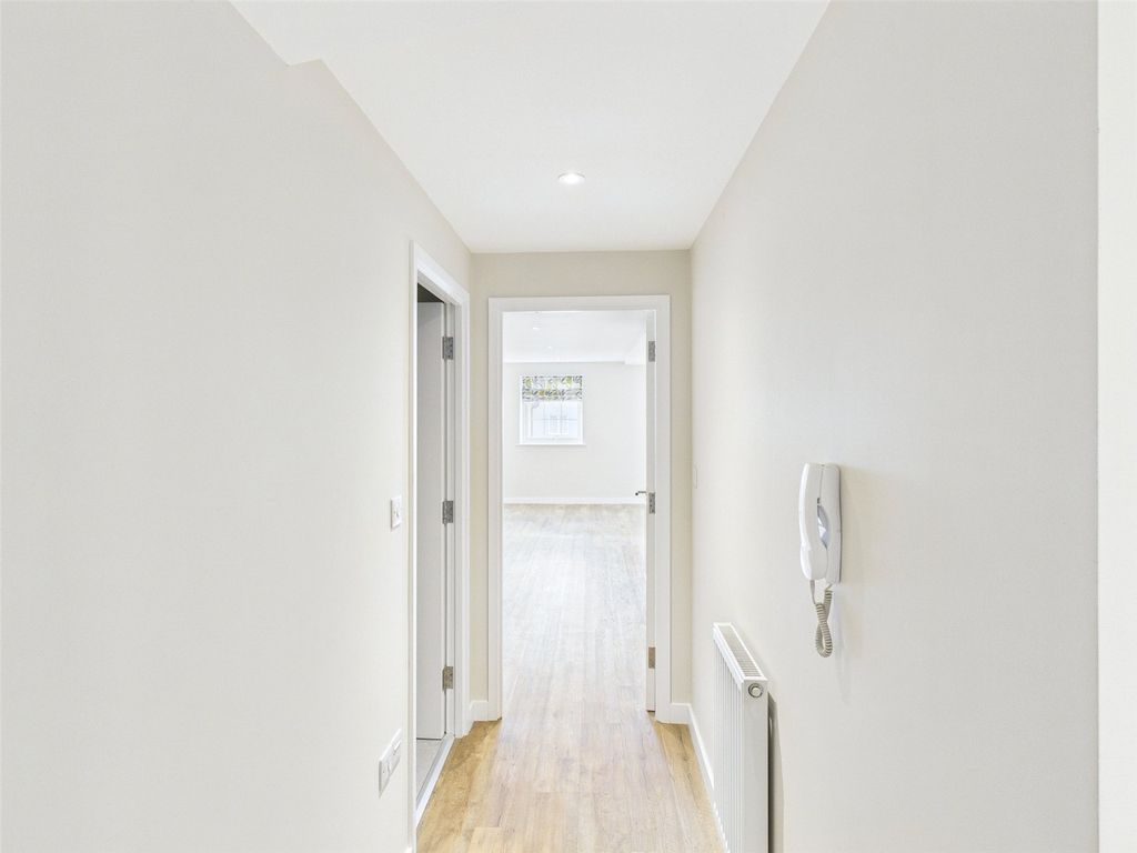 Additional image 6 of 2 bed flat for saleGonvena Hill, Wadebridge, Cornwall PL27