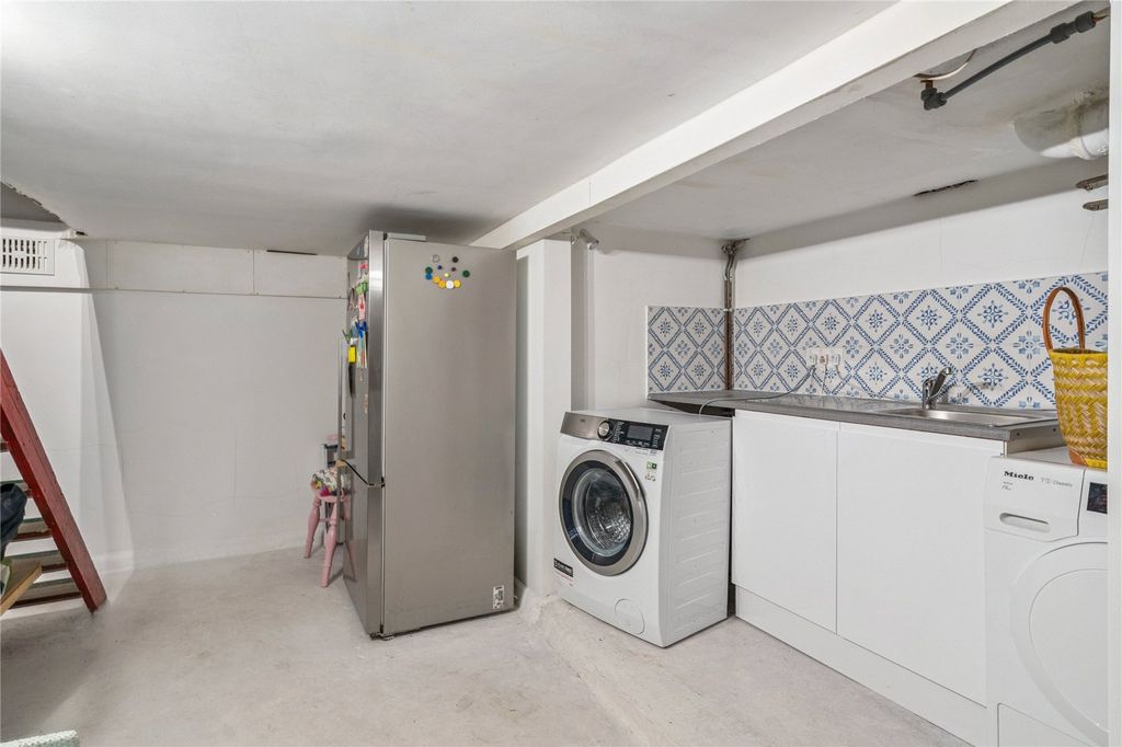 Additional image 19 of 2 bed flat for saleLycrome Road, Chesham, Buckinghamshire HP5